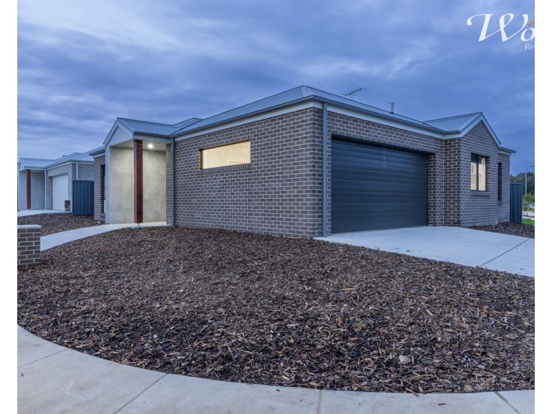 61 Birchgrove Cres, Thurgoona NSW 2640