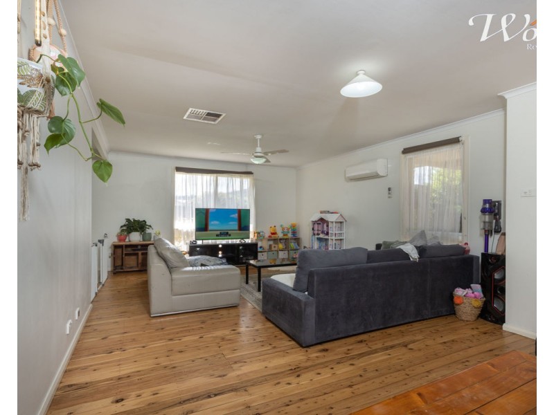 359 Douglas rd, Lavington NSW 2641