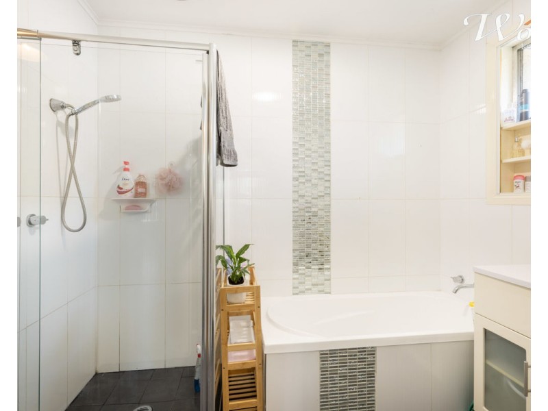 359 Douglas rd, Lavington NSW 2641