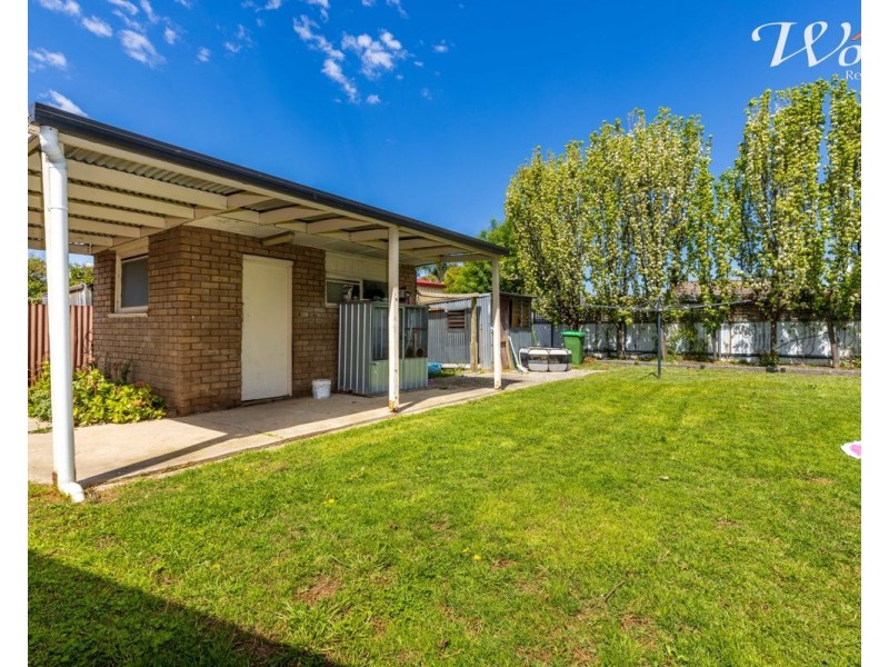 359 Douglas rd, Lavington NSW 2641