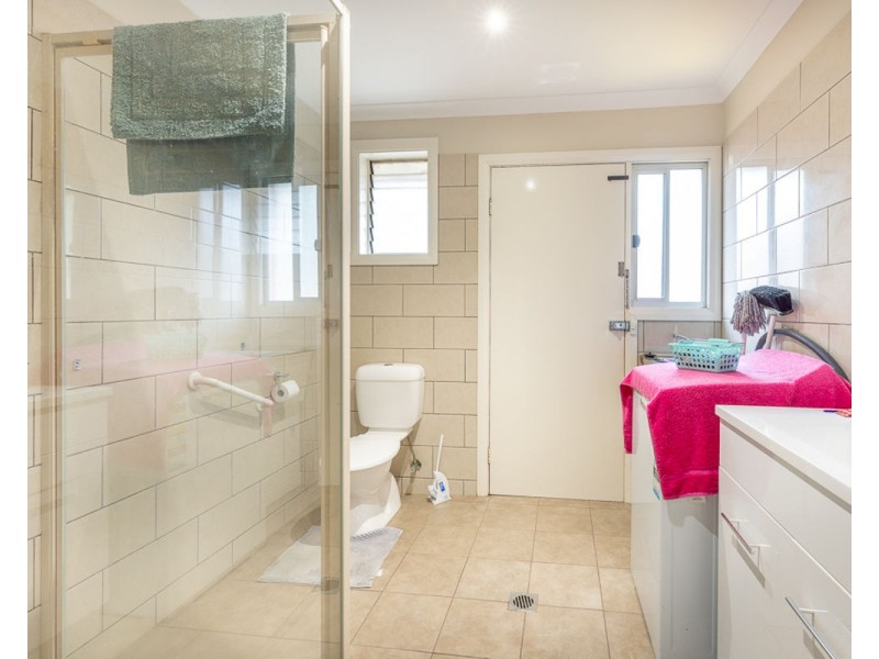 Unit 1/423 Griffith Rd, Lavington NSW 2641