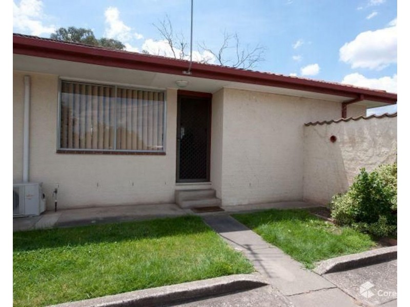 Unit 1/423 Griffith Rd, Lavington NSW 2641