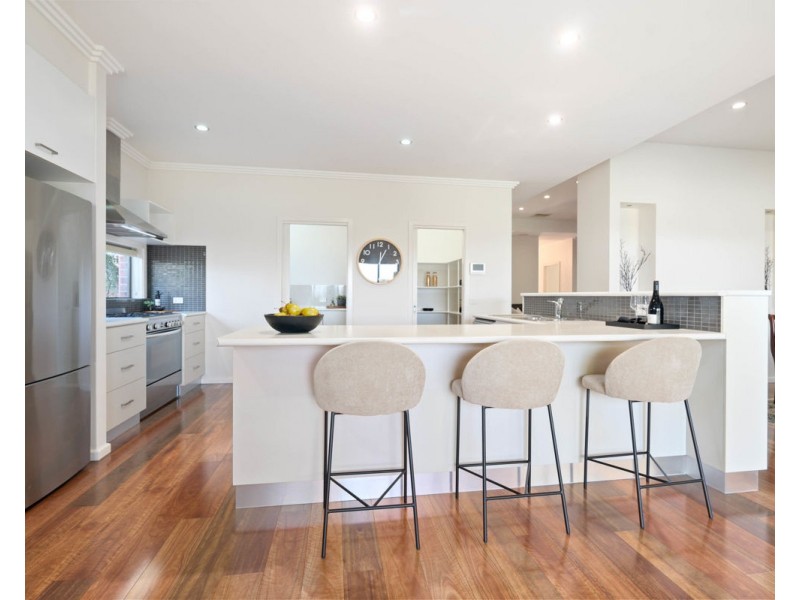 68 Fairway Gardens Rd, Thurgoona NSW 2640