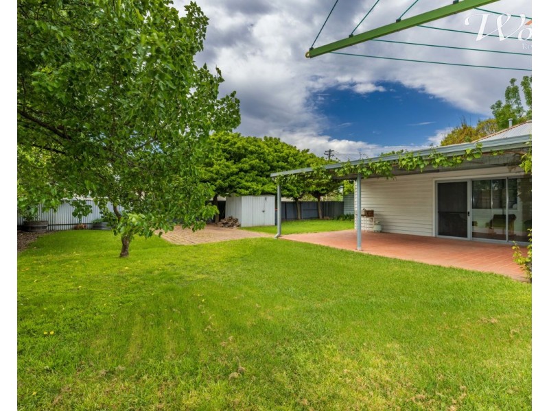 536 Sanders Rd, Lavington NSW 2641