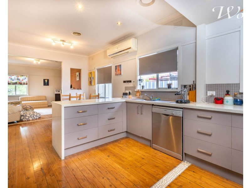 536 Sanders Rd, Lavington NSW 2641