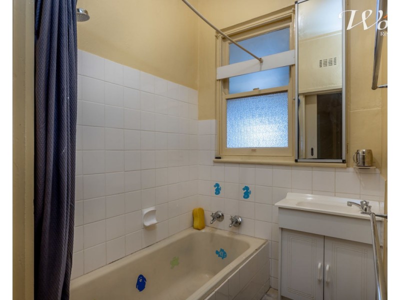 1/424 Kotthoff St, Lavington NSW 2641