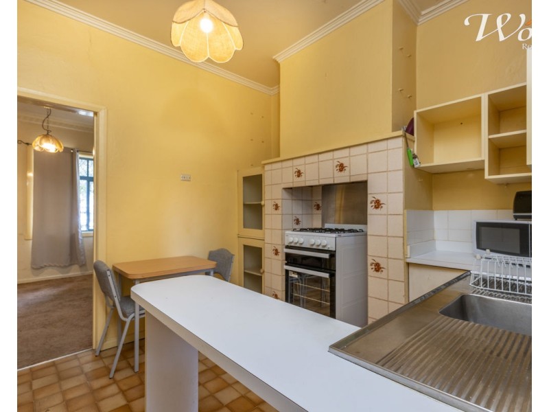 1/424 Kotthoff St, Lavington NSW 2641