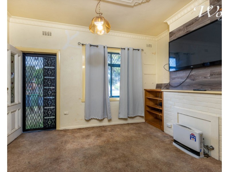 1/424 Kotthoff St, Lavington NSW 2641