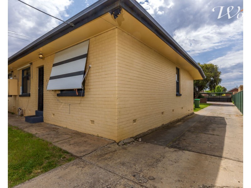 1/424 Kotthoff St, Lavington NSW 2641