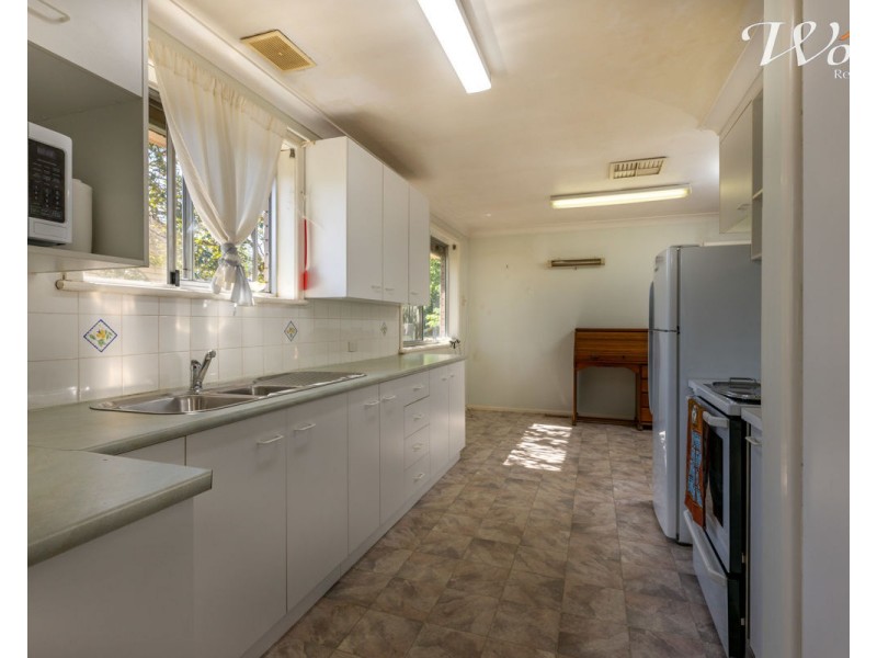 290 Cheyenne Dr, Lavington NSW 2641