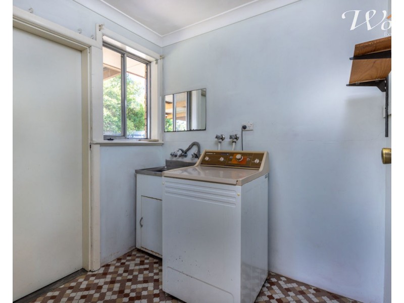 290 Cheyenne Dr, Lavington NSW 2641