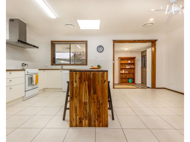 528 Kemp St, Lavington NSW 2641