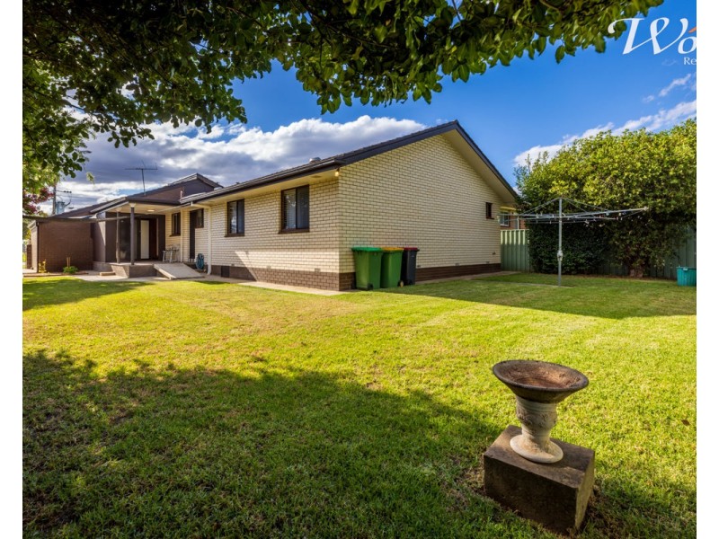 528 Kemp St, Lavington NSW 2641