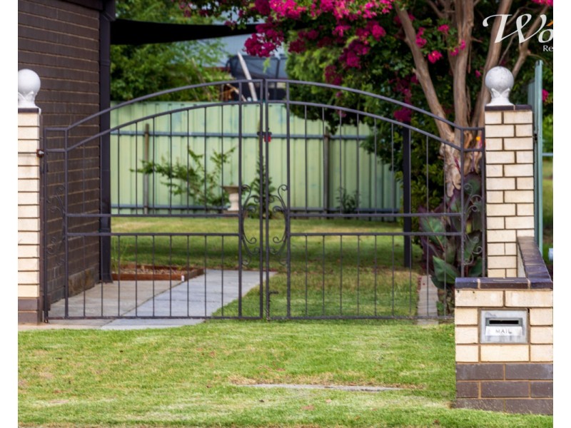 528 Kemp St, Lavington NSW 2641