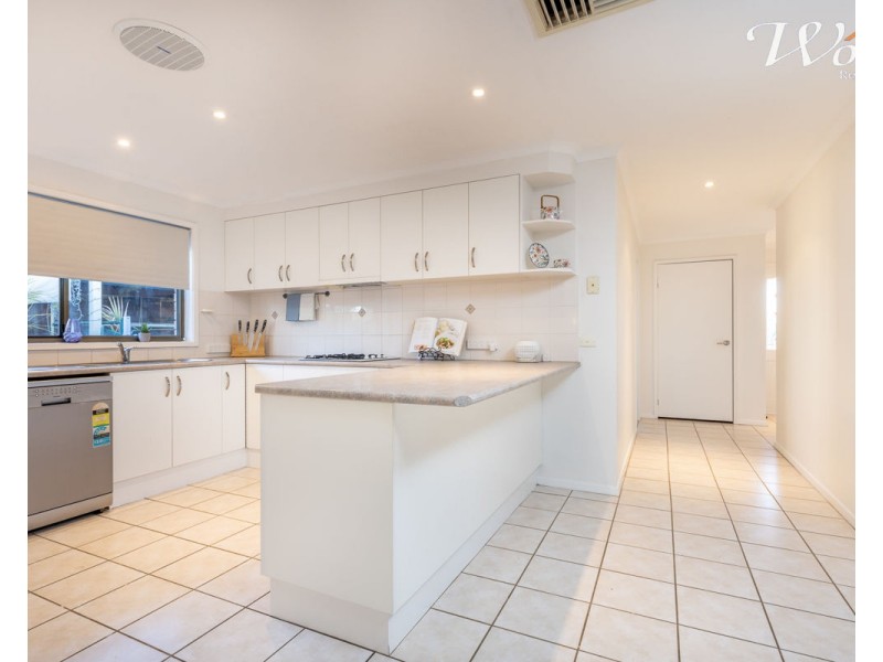 482 Donald Crt, Lavington NSW 2641