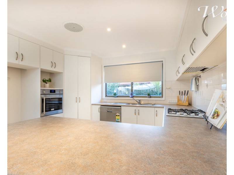 482 Donald Crt, Lavington NSW 2641