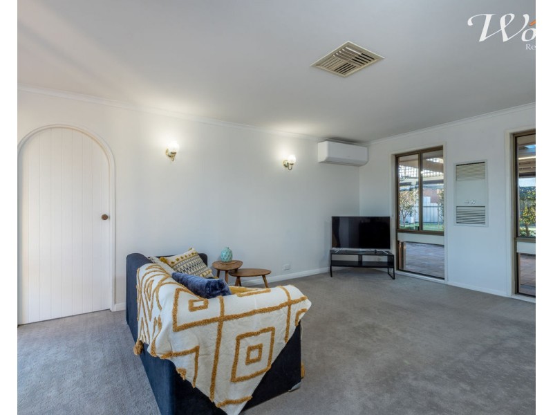 482 Donald Crt, Lavington NSW 2641