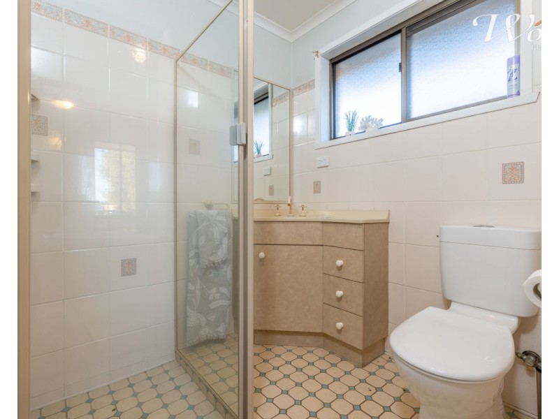 482 Donald Crt, Lavington NSW 2641