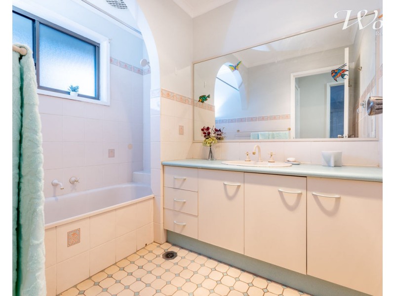 482 Donald Crt, Lavington NSW 2641