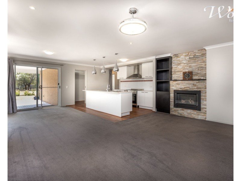 23 Jacob St, Burrumbuttock NSW 2642