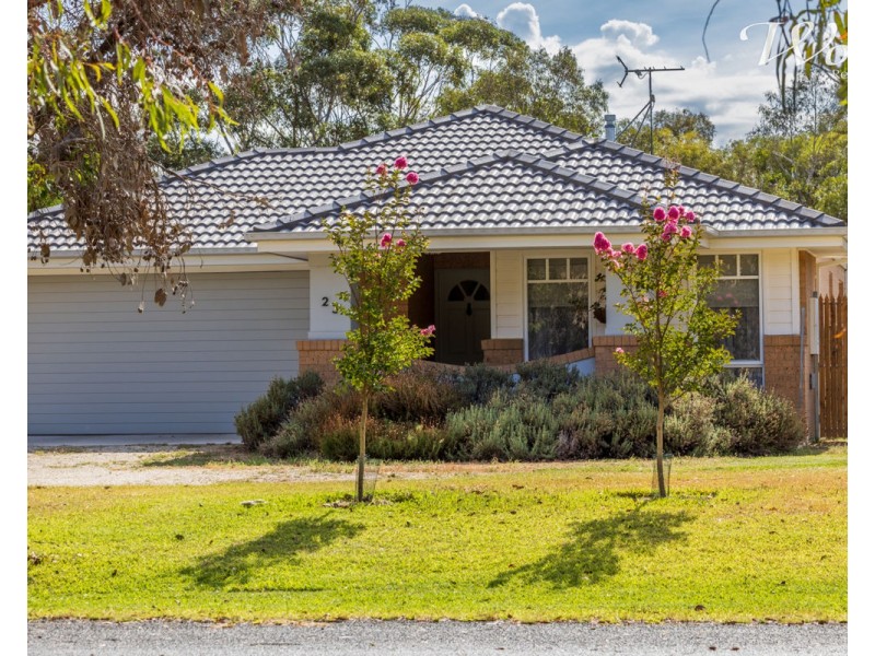 23 Jacob St, Burrumbuttock NSW 2642