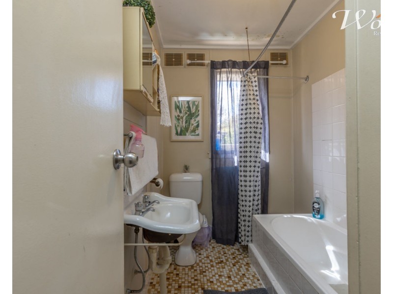 932 Captain Cook Dr, North Albury NSW 2640