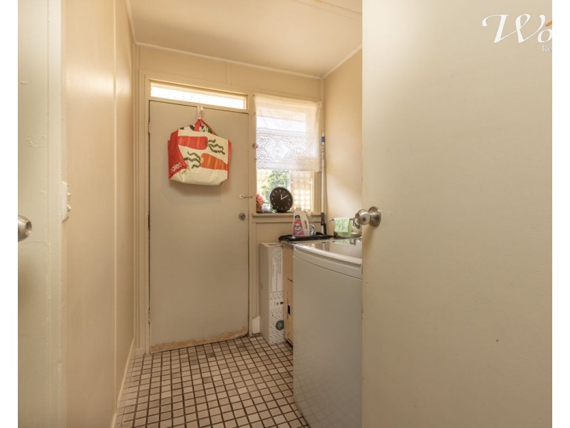 932 Captain Cook Dr, North Albury NSW 2640