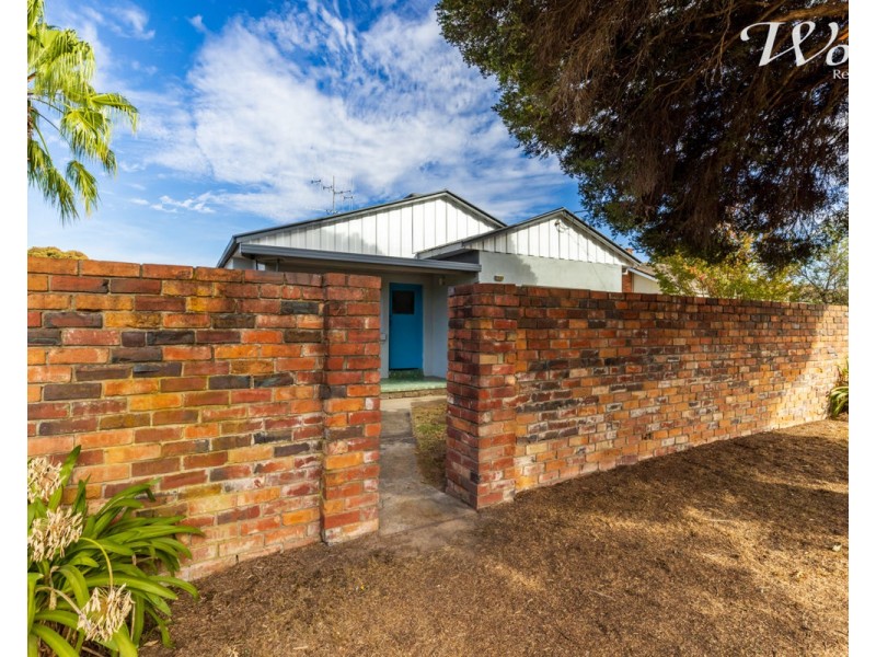 495 McKenzie St, Lavington NSW 2641