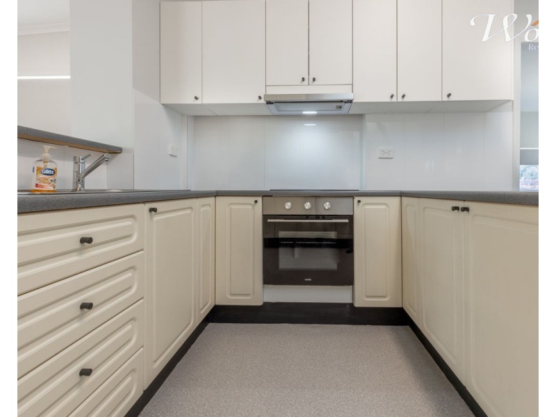 495 McKenzie St, Lavington NSW 2641