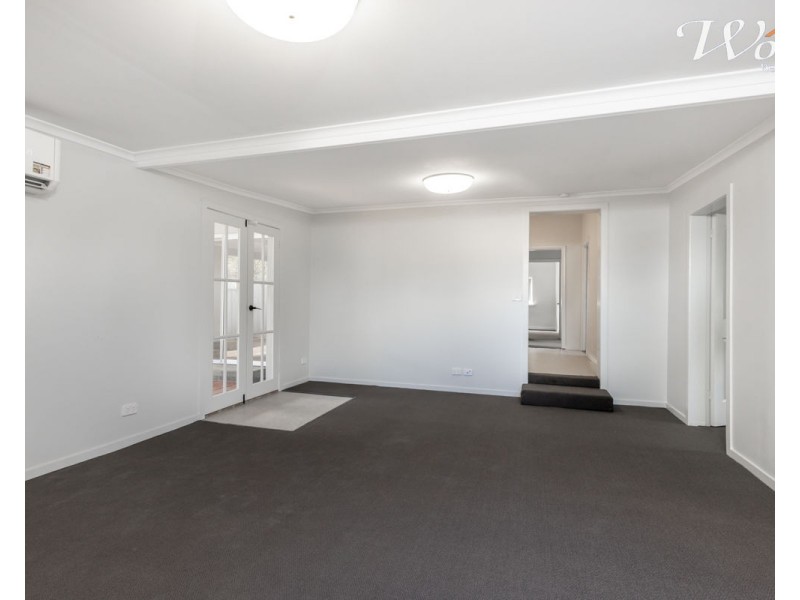 495 McKenzie St, Lavington NSW 2641