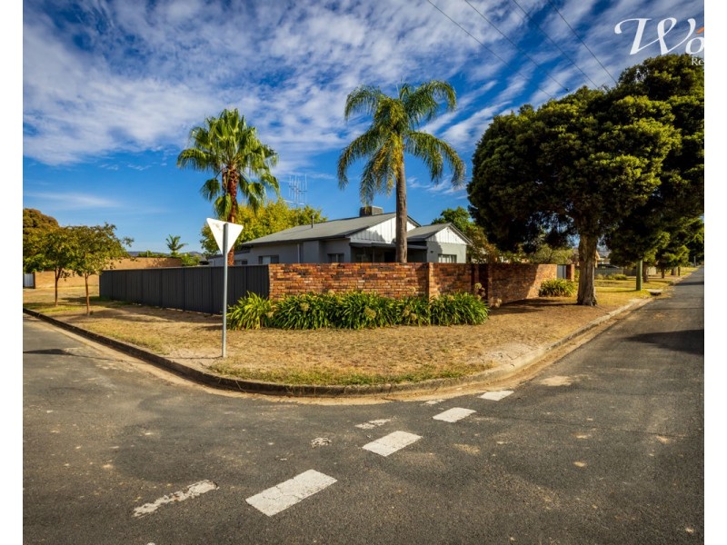 495 McKenzie St, Lavington NSW 2641