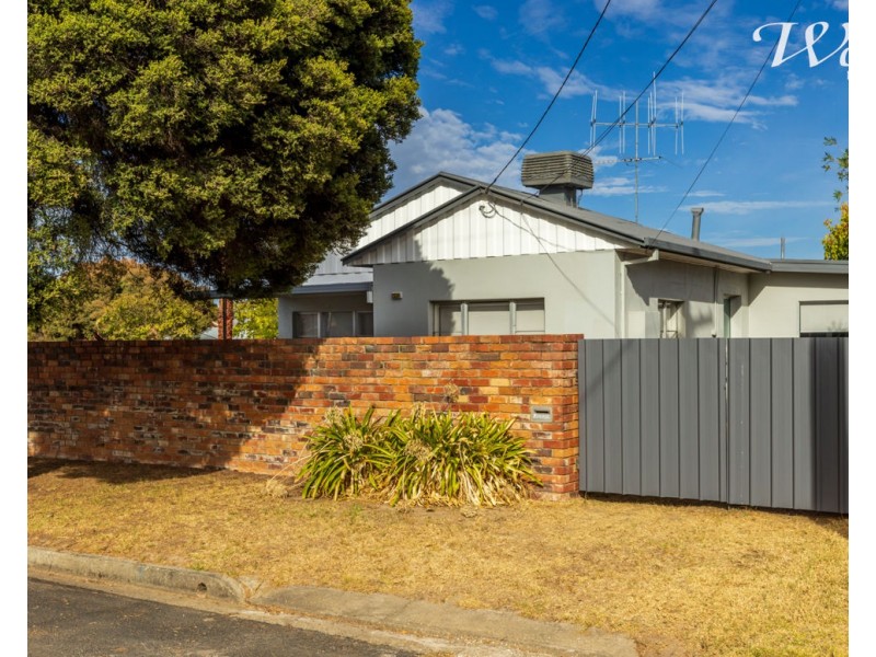 495 McKenzie St, Lavington NSW 2641