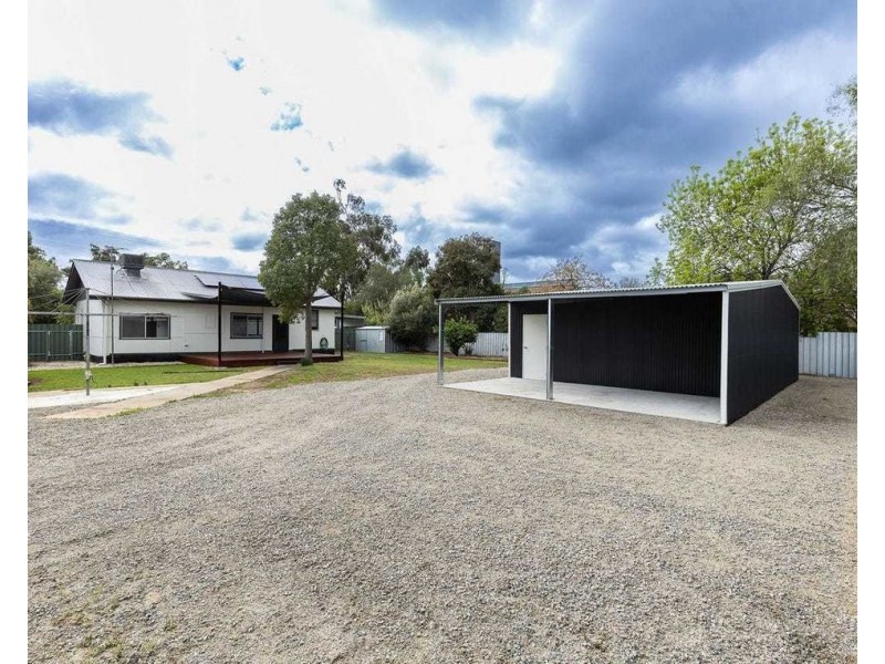 1 Douglas St, Culcairn NSW 2660