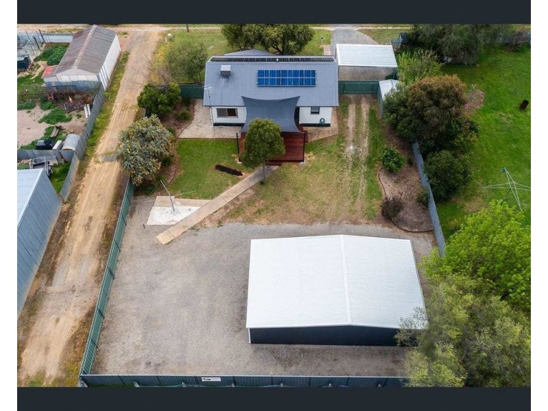 1 Douglas St, Culcairn NSW 2660