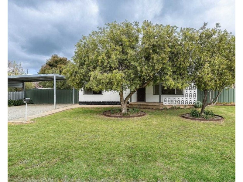 1 Douglas St, Culcairn NSW 2660