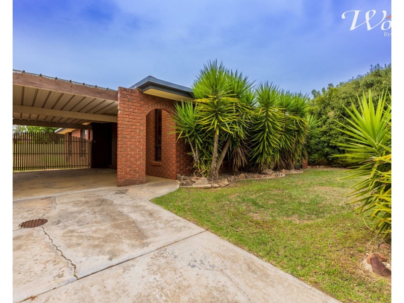 8 Daysdale Way, Thurgoona NSW 2640