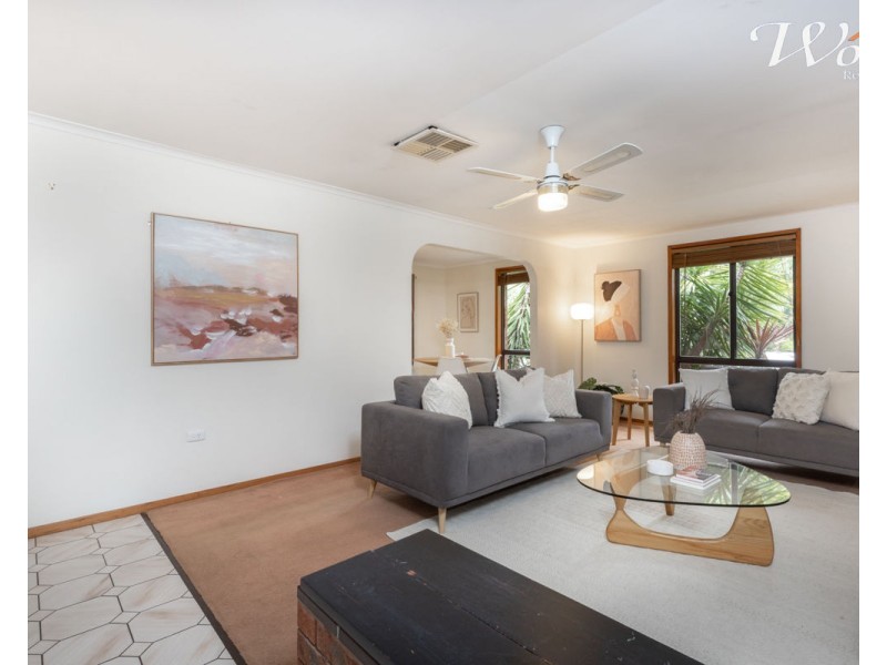 8 Daysdale Way, Thurgoona NSW 2640