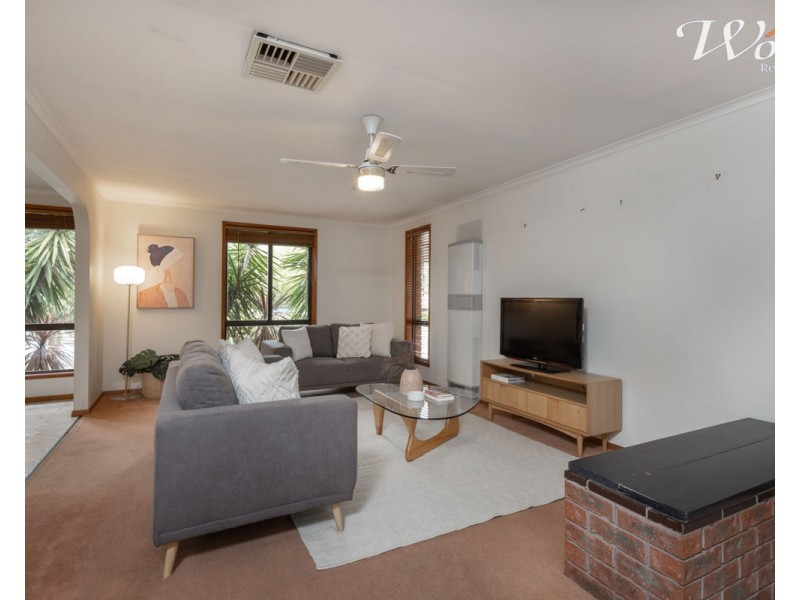 8 Daysdale Way, Thurgoona NSW 2640
