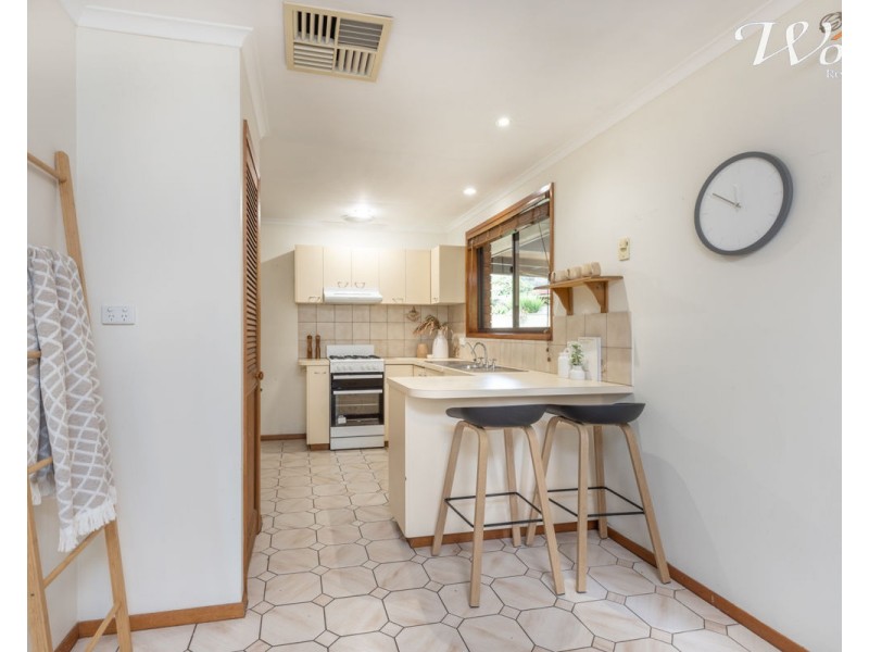 8 Daysdale Way, Thurgoona NSW 2640