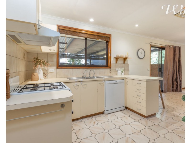 8 Daysdale Way, Thurgoona NSW 2640