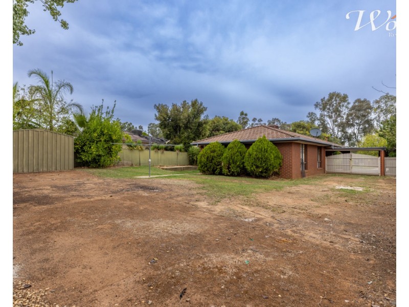 8 Daysdale Way, Thurgoona NSW 2640