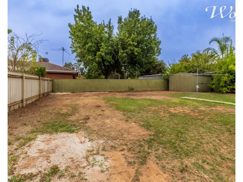 8 Daysdale Way, Thurgoona NSW 2640