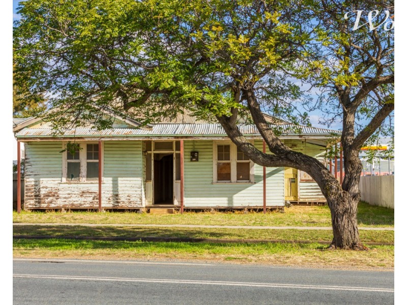 8 Sladen St East, Henty NSW 2658