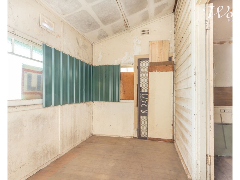 8 Sladen St East, Henty NSW 2658