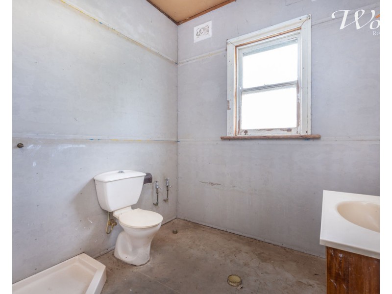 8 Sladen St East, Henty NSW 2658