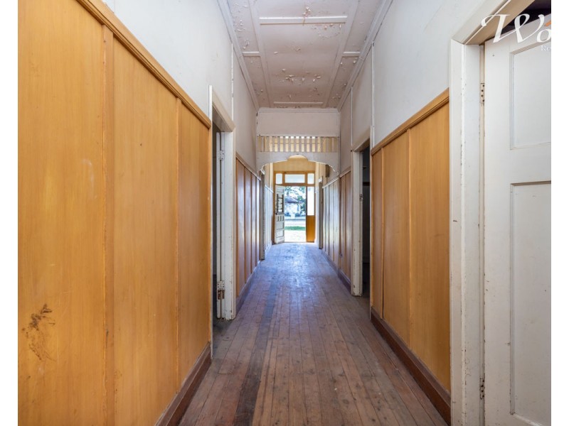 8 Sladen St East, Henty NSW 2658