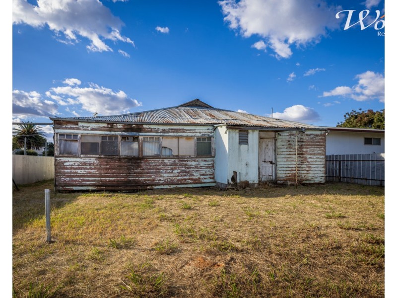 8 Sladen St East, Henty NSW 2658