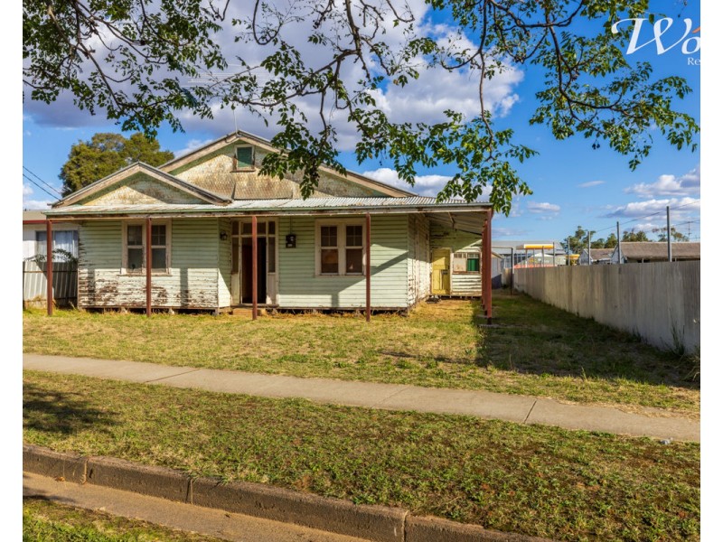8 Sladen St East, Henty NSW 2658