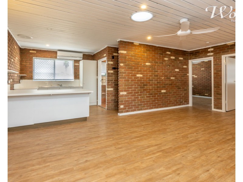 4/398 Kotthoff St, Lavington NSW 2641