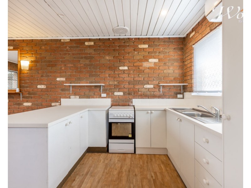 4/398 Kotthoff St, Lavington NSW 2641